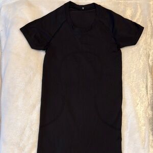 lululemon athletica Black Short Sleeve Tee